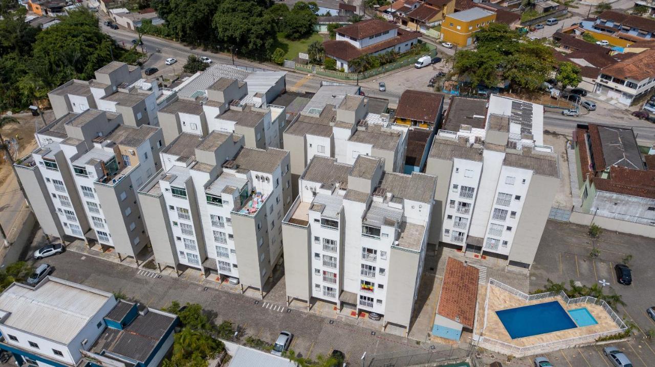 Apartamento Jardim Palmeiras, Piscinas, Lazer, Estacionamento Coberto, Prox. Grande Ubatuba