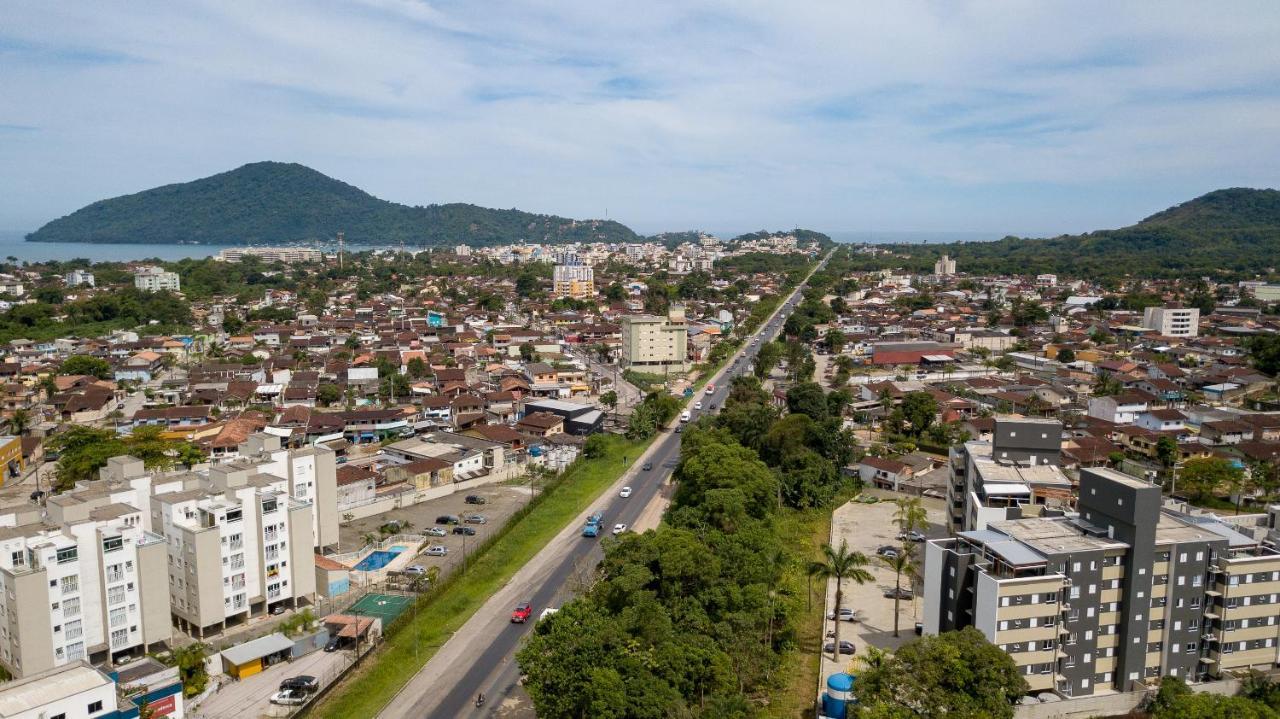 Apartamento Jardim Palmeiras, Piscinas, Lazer, Estacionamento Coberto, Prox. Grande